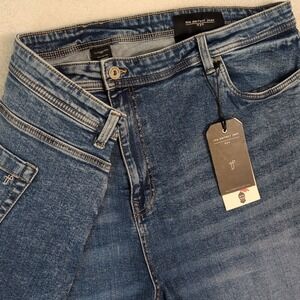 NEW The Perfect Jean NYC Thick Thicc Fit / Men's Size 44x28 (48"X32" Real size)